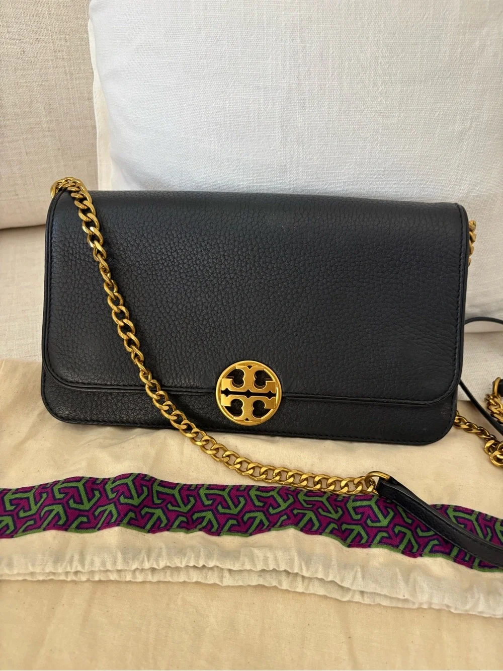🍃🦋 Tory Burch Black Leather Flap Crossbody with Gold Chain